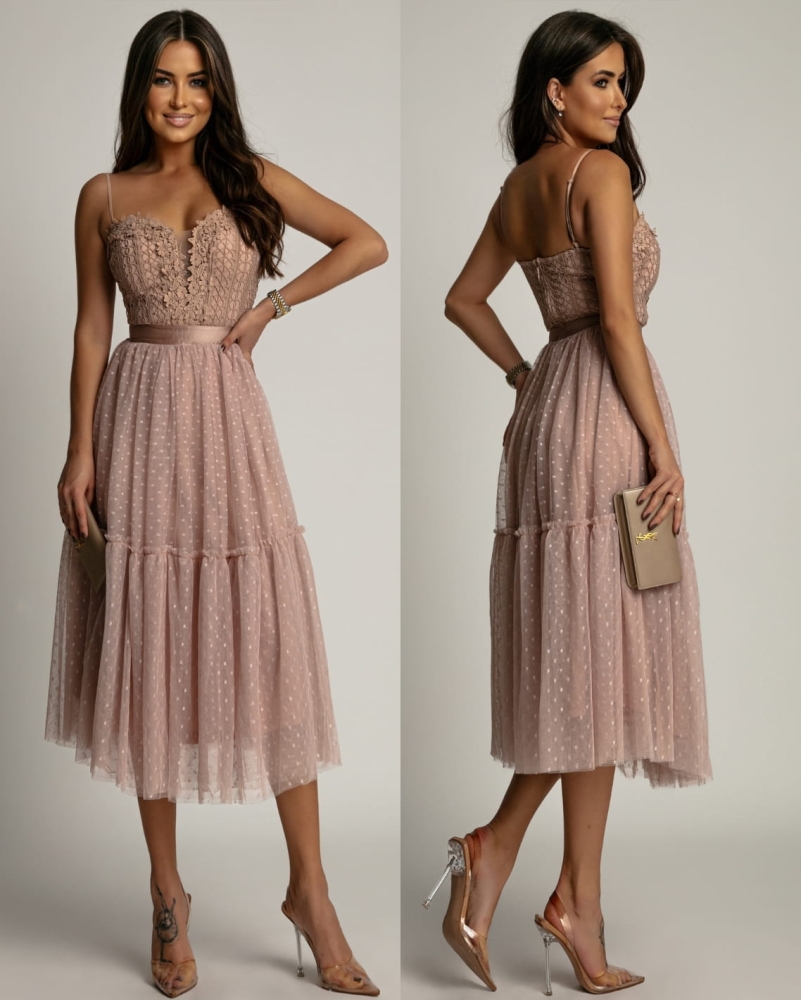 Sukienka midi w kropki z ozdobną koronką beżowa PREMIUM