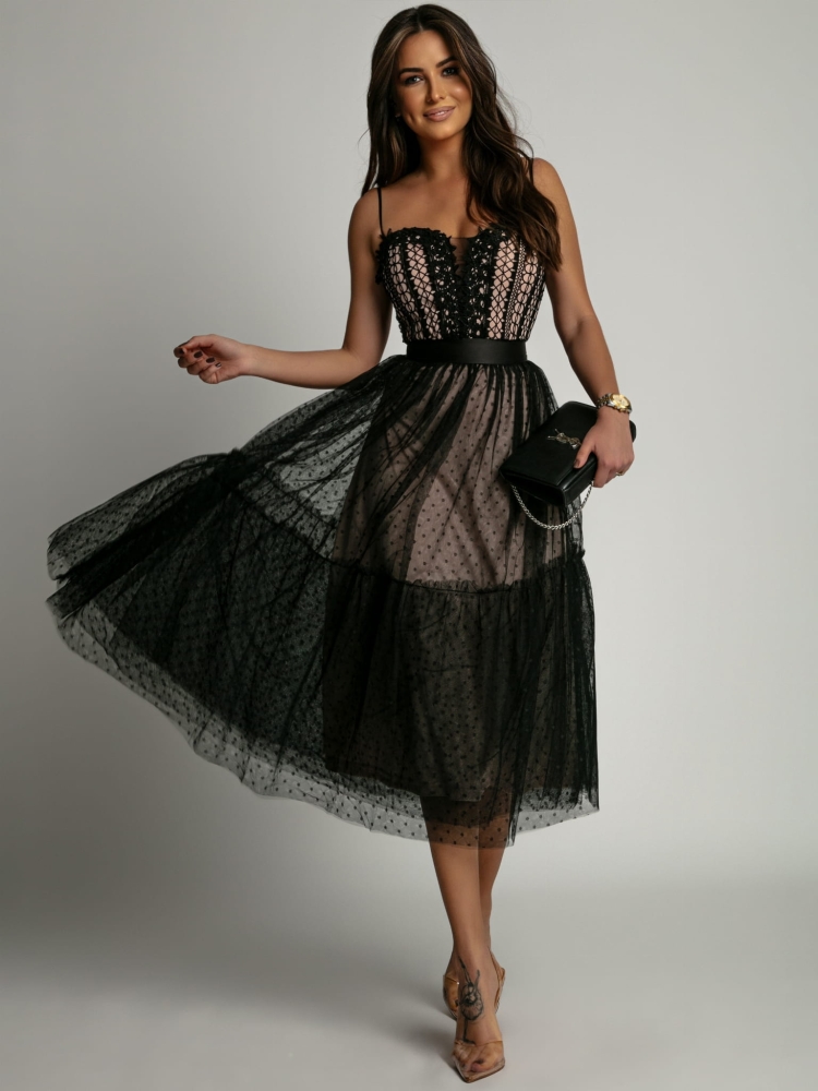 Sukienka midi w kropki z ozdobną koronką czarna PREMIUM