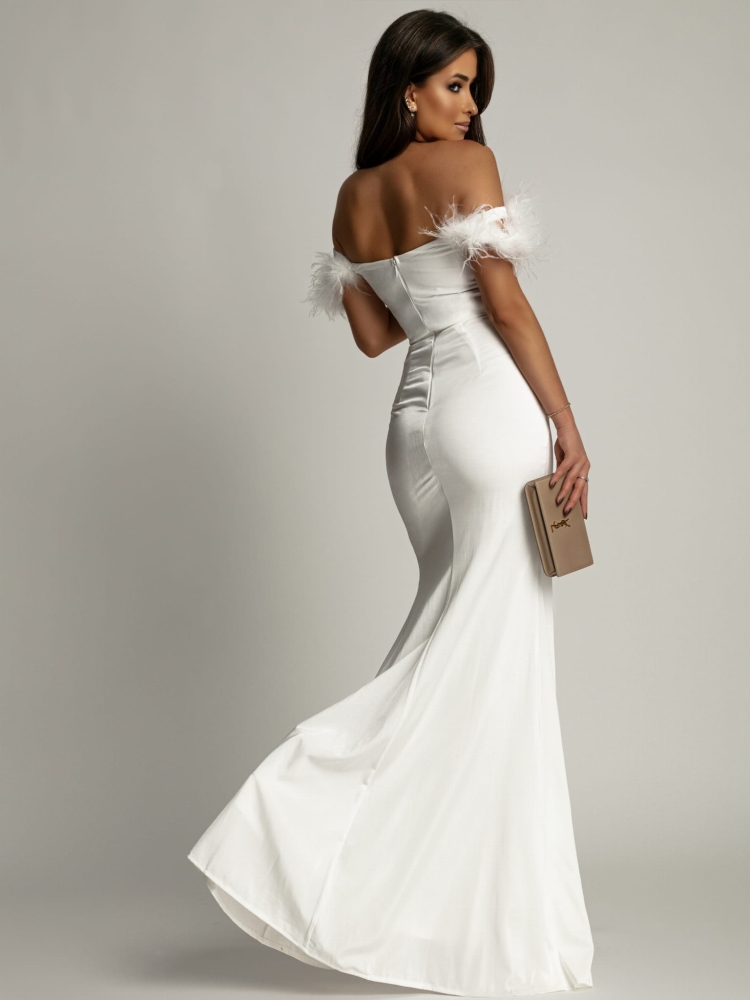 Sukienka maxi z marszczeniem i piórkami biała PREMIUM