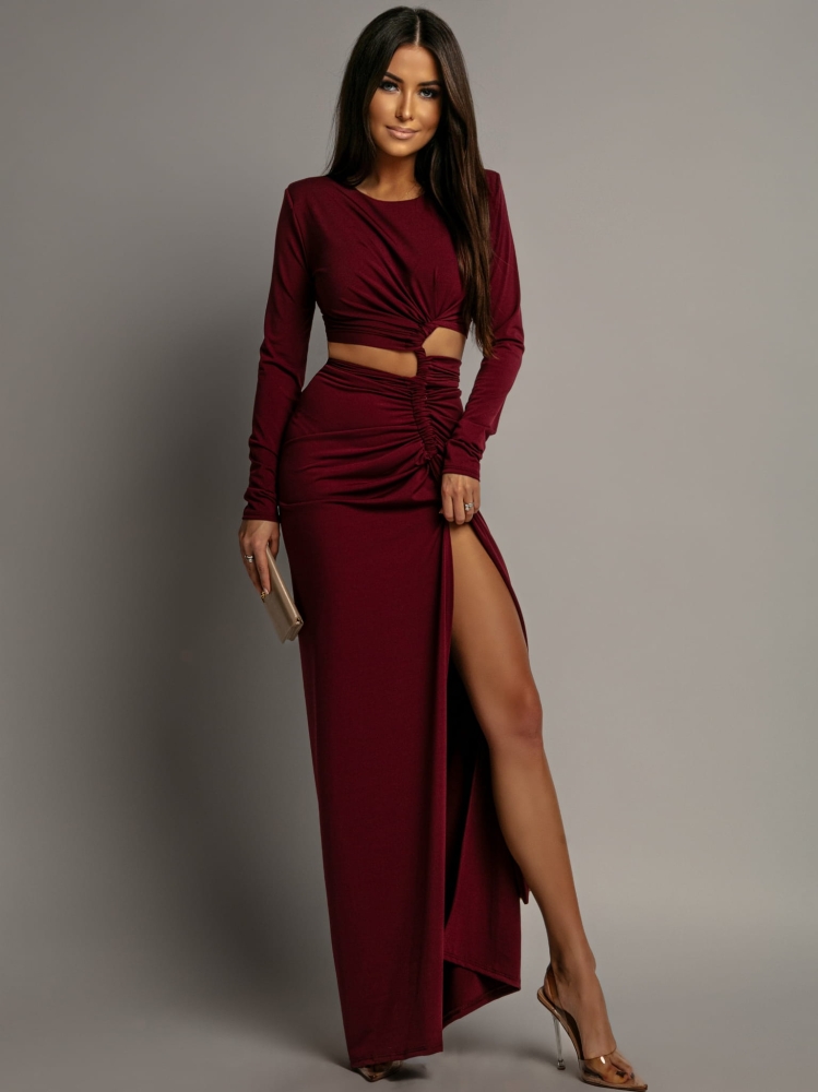 Sukienka maxi z ozdobnym marszczeniem prążkowana bordowa