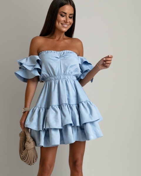 Sukienka z ozdobnymi falbanami i krótkimi rękawami niebieska PREMIUM