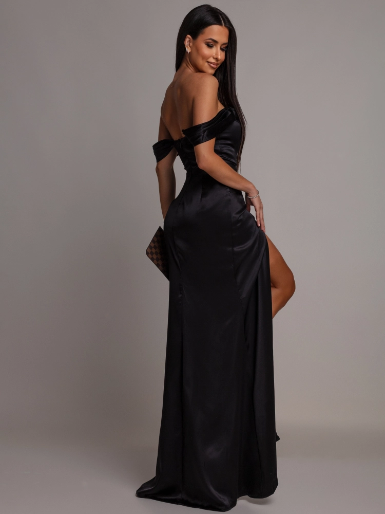 Elegancka sukienka maxi satynowa z opadającymi ramiączkami czarna PREMIUM
