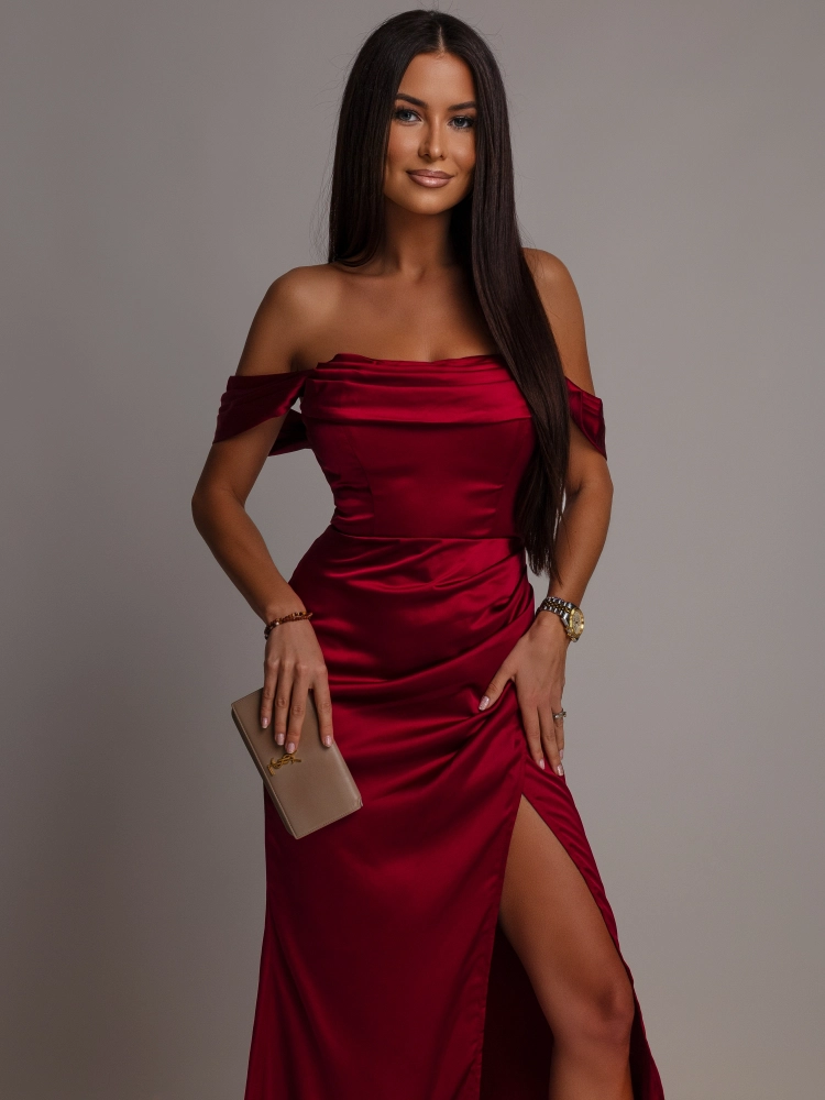 Elegancka sukienka maxi satynowa z opadającymi ramiączkami bordowa PREMIUM