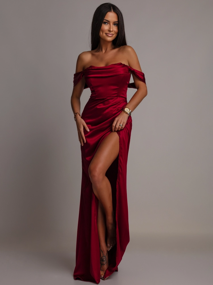 Elegancka sukienka maxi satynowa z opadającymi ramiączkami bordowa PREMIUM