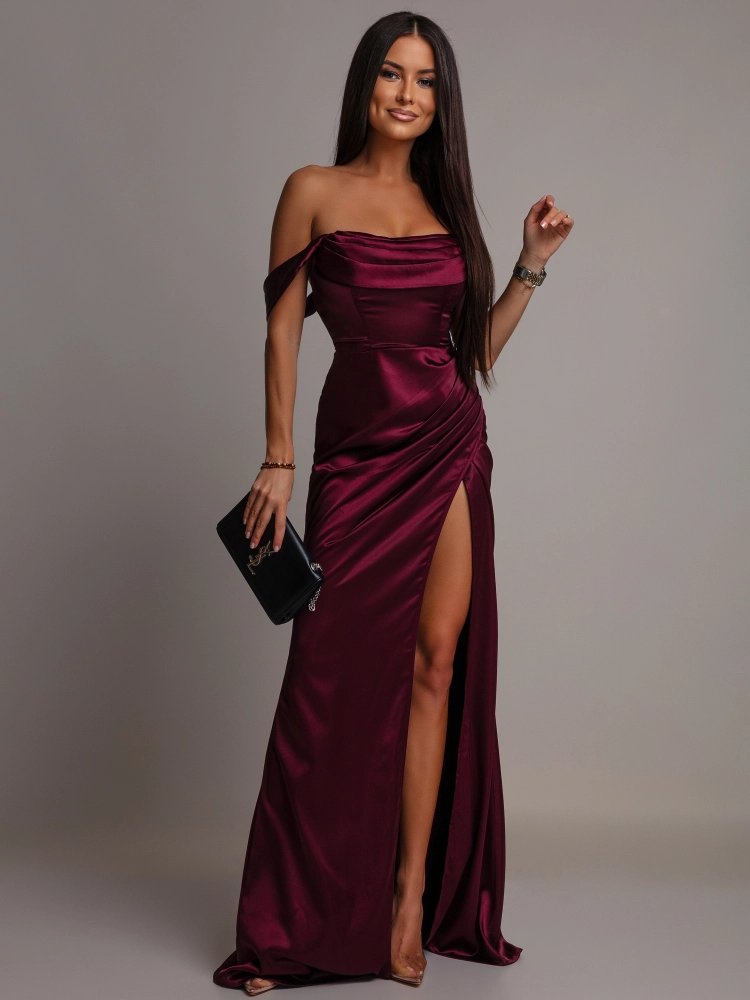 Elegancka sukienka maxi satynowa z opadającymi ramiączkami wino PREMIUM