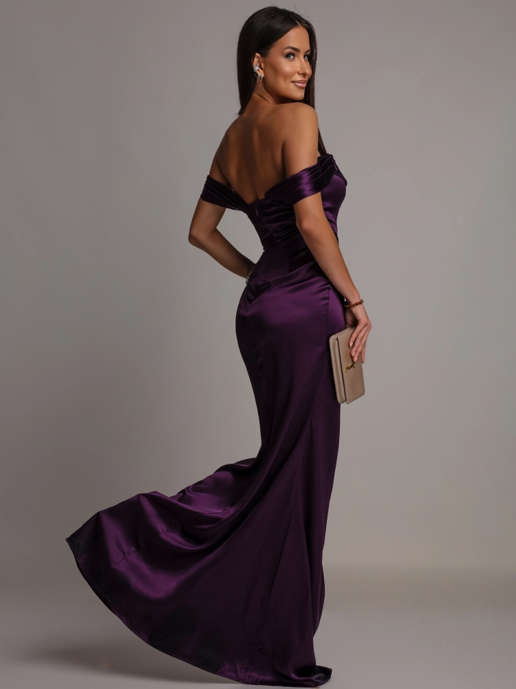 Elegancka sukienka maxi satynowa z opadającymi ramiączkami śliwka PREMIUM