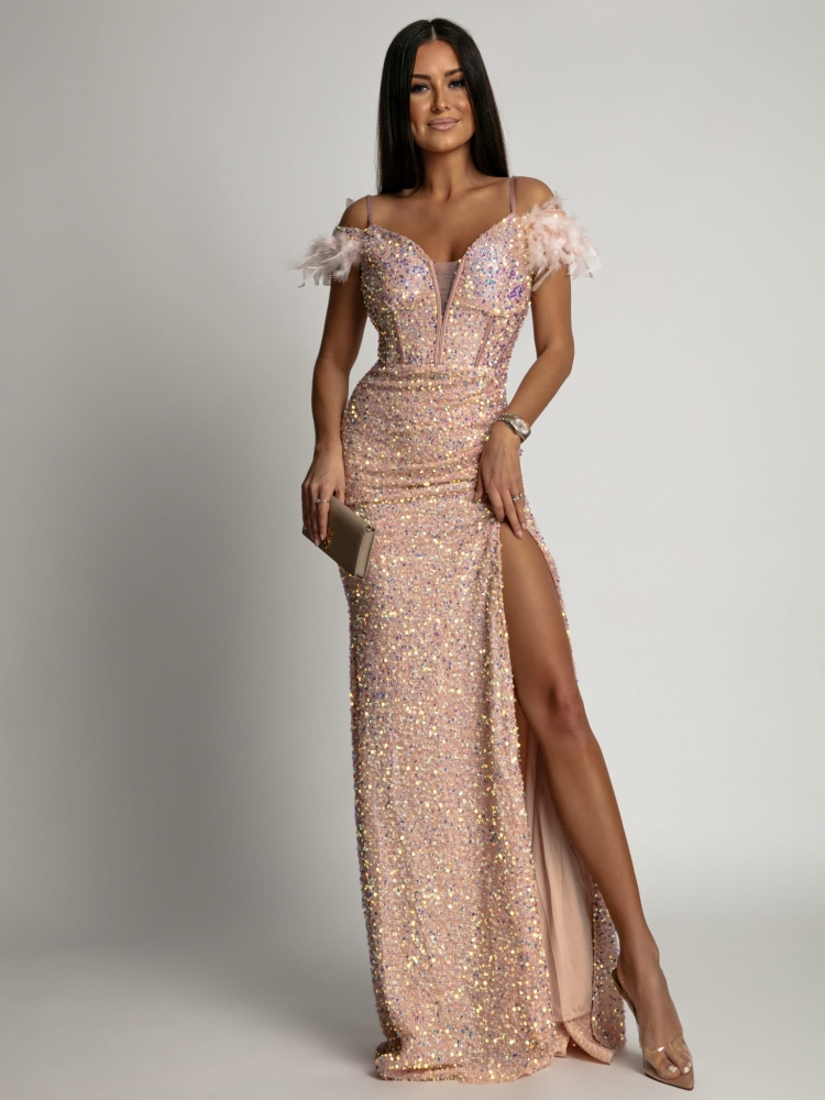 Sukienka długa maxi cekinowa z piórkami pudrowy róż PREMIUM